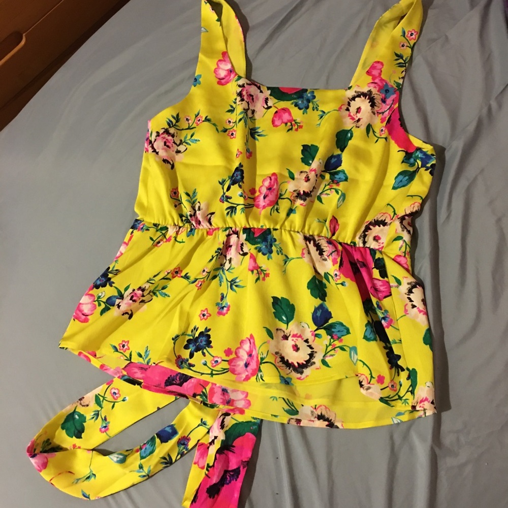 🆕🎈‼️🌺FLORAL TIE TOP🌸 - Picture 8 of 8